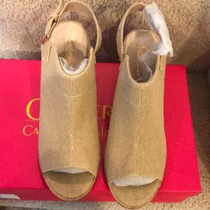 Women shoes 8 1/2 brand new w/box